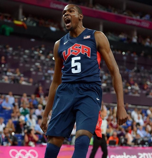 爱游戏APP-杜兰特新星比赛局势复杂表现突出，巴黎圣日耳曼前途光明！比赛高潮迭起的简单介绍-爱游戏APP