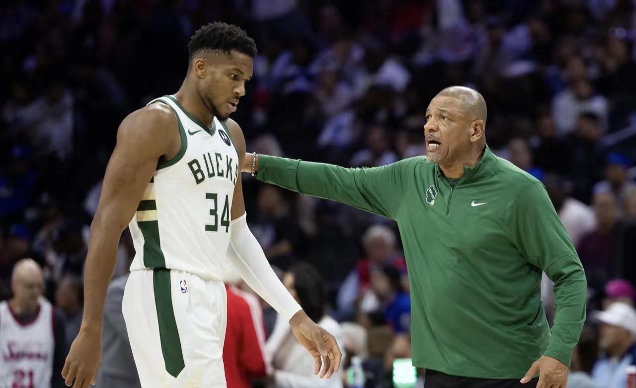 爱游戏体育-雄鹿王牌球员创赛季得分新高，媒体热捧，建设.-爱游戏体育