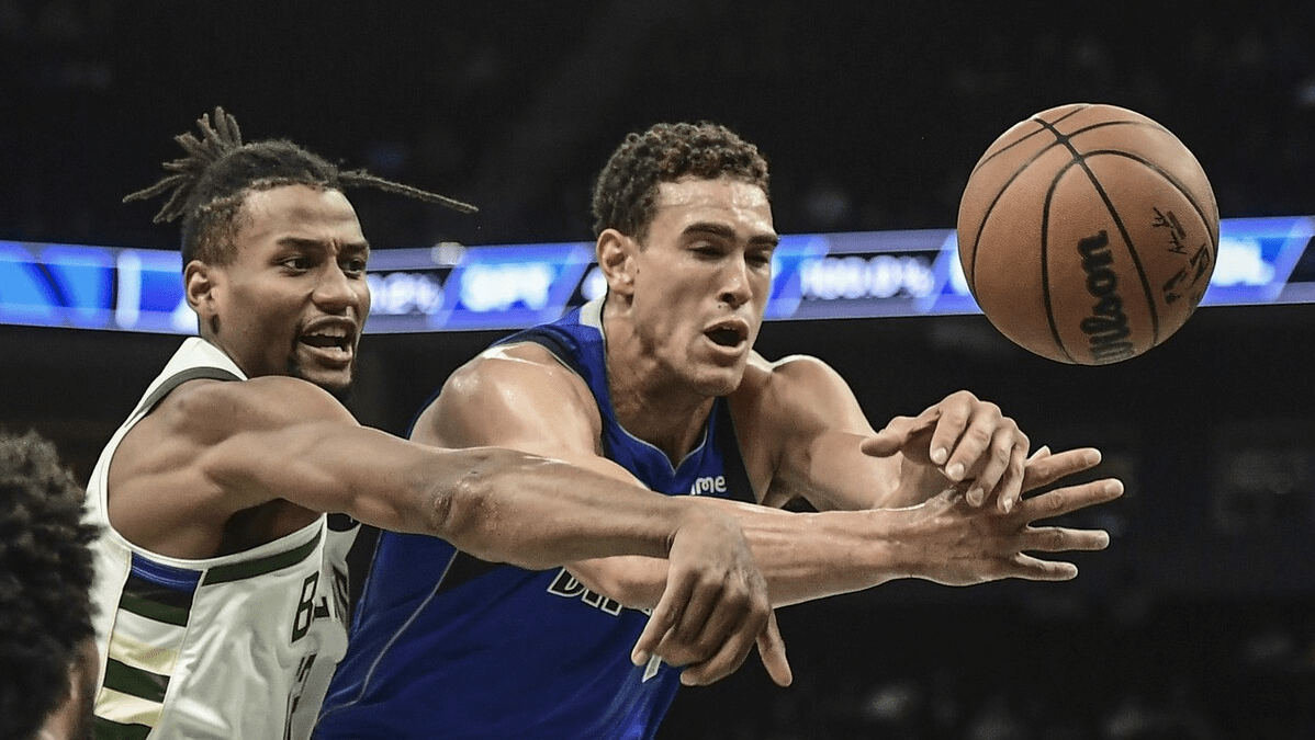 爱游戏官方入口-爆冷首场状态出色，独行侠观众沸腾！，穆古鲁扎重返赛场气势如虹延续-爱游戏官方入口