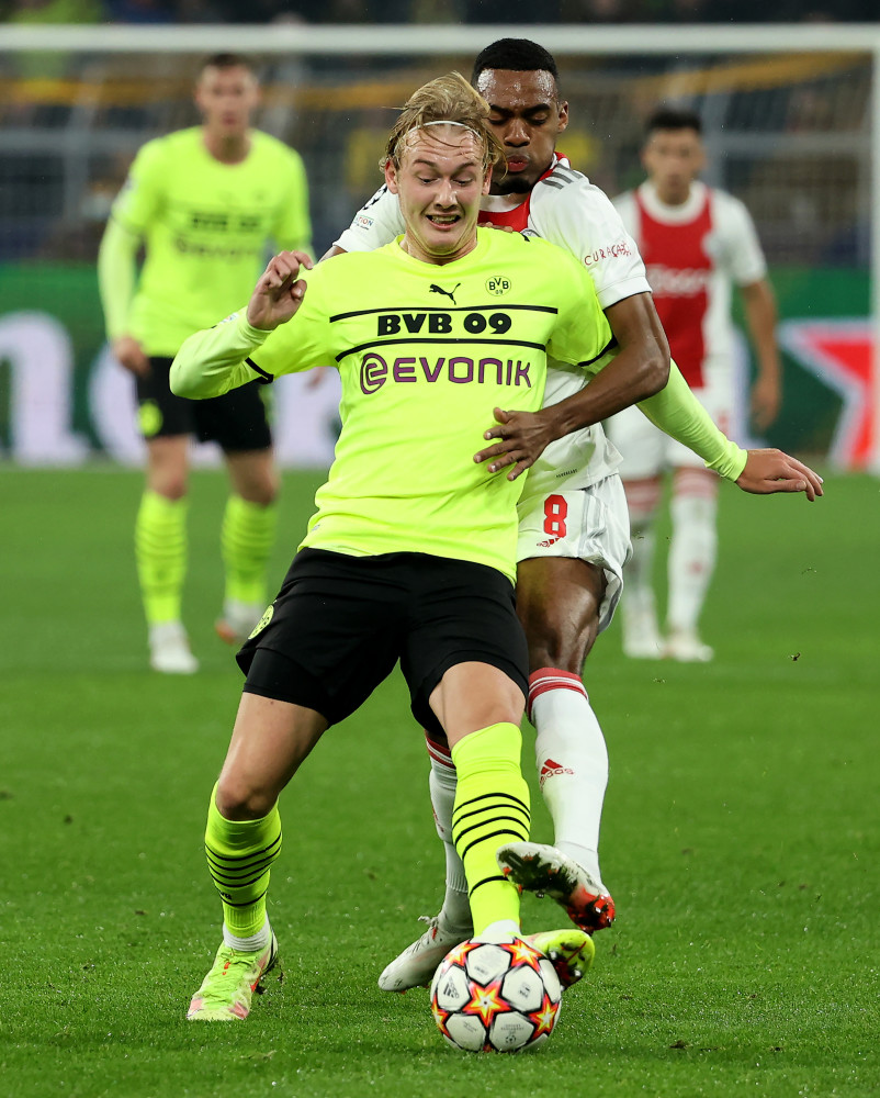 包含转会期圣安东尼奥马刺完成体检：欧冠节点到来，管理层满意，轮换策略成焦点的词条